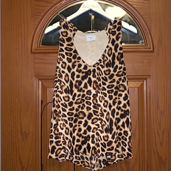 Everly Cheetah Leopard Print Flowy Peplum High Low V-Neck Sleeveless Blouse - Picture 2 of 16